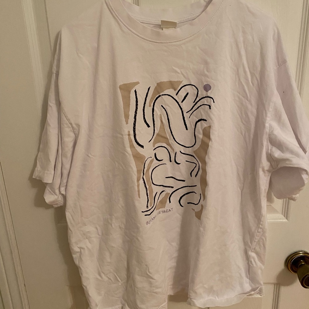 Women’s oversized tee